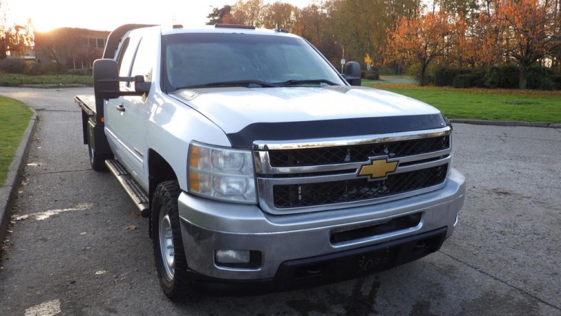 2014-chevrolet-silverado-3500hd-crew-cab-8-foot-flat-deck-4wd-chevrolet-silverado-3500hd-big-1