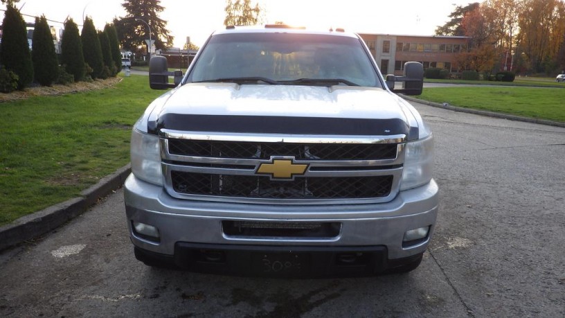 2014-chevrolet-silverado-3500hd-crew-cab-8-foot-flat-deck-4wd-chevrolet-silverado-3500hd-big-2