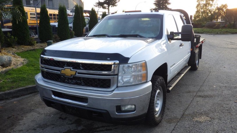 2014-chevrolet-silverado-3500hd-crew-cab-8-foot-flat-deck-4wd-chevrolet-silverado-3500hd-big-3