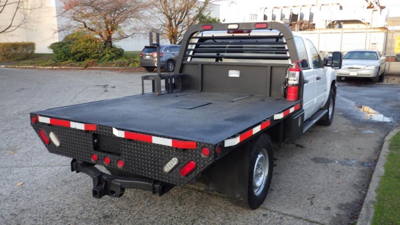 2014-chevrolet-silverado-3500hd-crew-cab-8-foot-flat-deck-4wd-chevrolet-silverado-3500hd-big-9