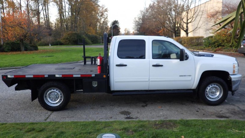 2014-chevrolet-silverado-3500hd-crew-cab-8-foot-flat-deck-4wd-chevrolet-silverado-3500hd-big-11