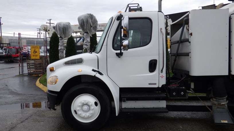 2008-freightliner-m2-106-sweeper-vacuum-truck-diesel-with-air-brakes-freightliner-m2-106-big-5