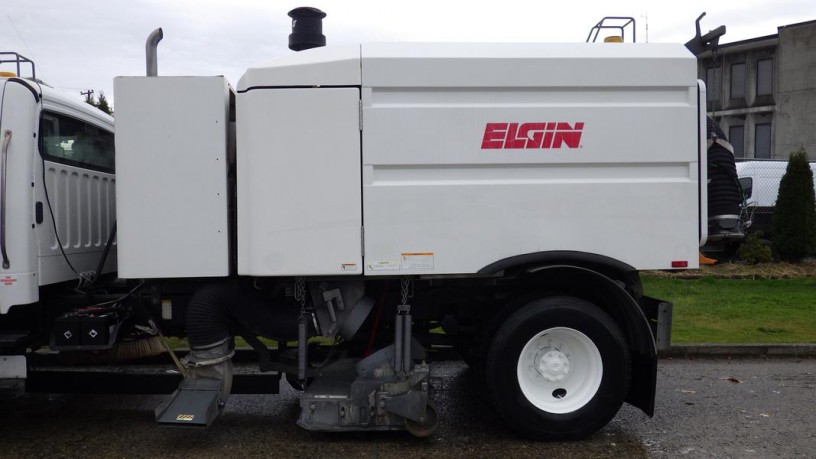 2008-freightliner-m2-106-sweeper-vacuum-truck-diesel-with-air-brakes-freightliner-m2-106-big-6