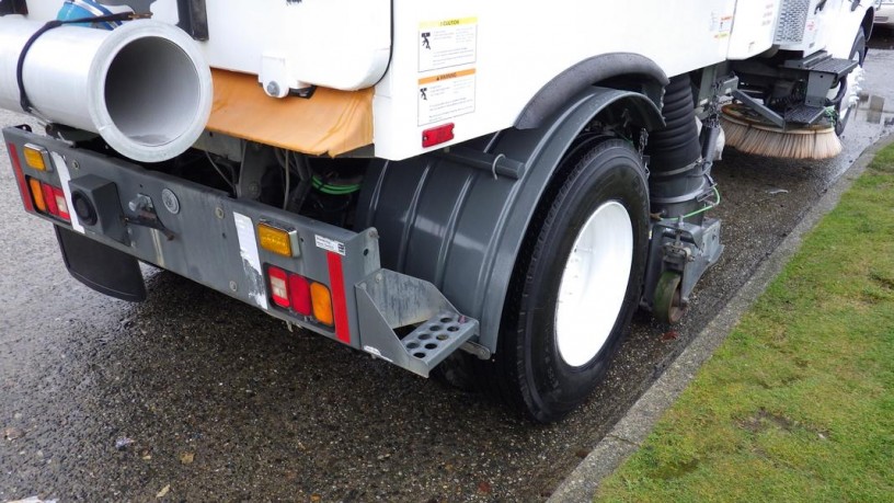 2008-freightliner-m2-106-sweeper-vacuum-truck-diesel-with-air-brakes-freightliner-m2-106-big-19