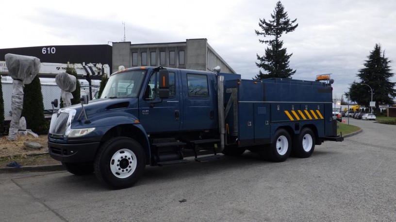 2007-international-4400-service-truck-crew-cab-tandem-axle-with-air-brakes-diesel-international-4400-big-4