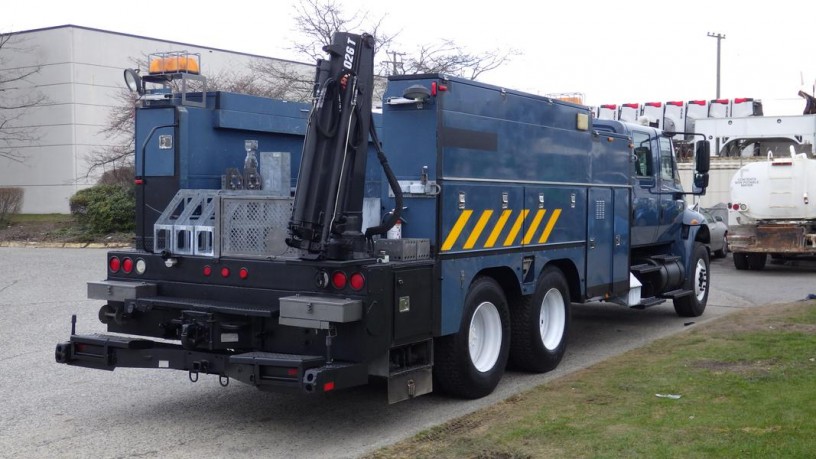 2007-international-4400-service-truck-crew-cab-tandem-axle-with-air-brakes-diesel-international-4400-big-9