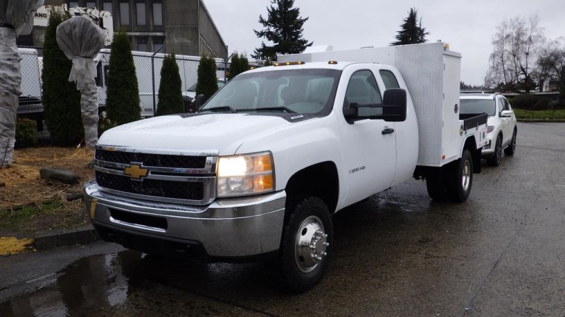 2012-chevrolet-silverado-3500hd-flat-deck-truck-4wd-chevrolet-silverado-3500hd-big-3