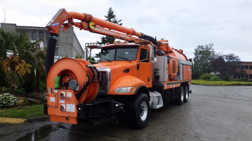 2013-peterbilt-348-vacuum-truck-tandem-axle-diesel-dually-with-air-brakes-peterbilt-348-big-3