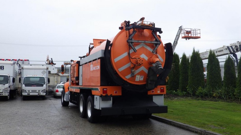 2013-peterbilt-348-vacuum-truck-tandem-axle-diesel-dually-with-air-brakes-peterbilt-348-big-7