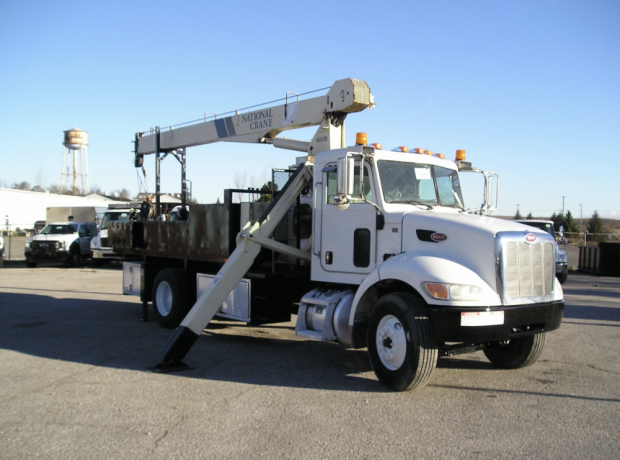 2010-peterbilt-335-crane-truck-big-1