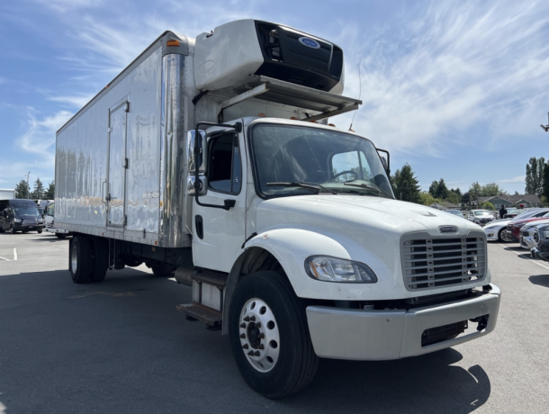 2015-freightliner-business-class-m2-106-26-box-carrier-reefer-with-low-hours-big-1