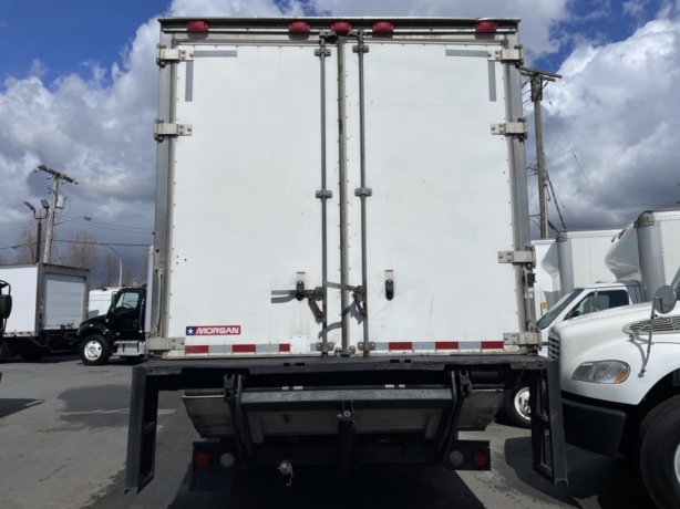 2024-freightliner-business-class-m2-106-reefer-box-big-2