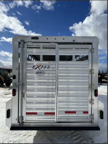 2024-exiss-stk-7020-livestock-trailer-big-2
