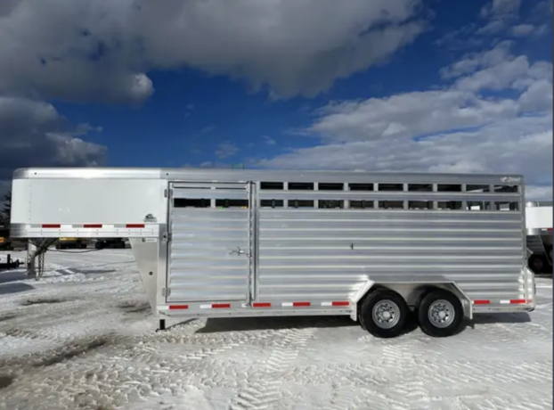 2024-exiss-stk-7020-livestock-trailer-big-1