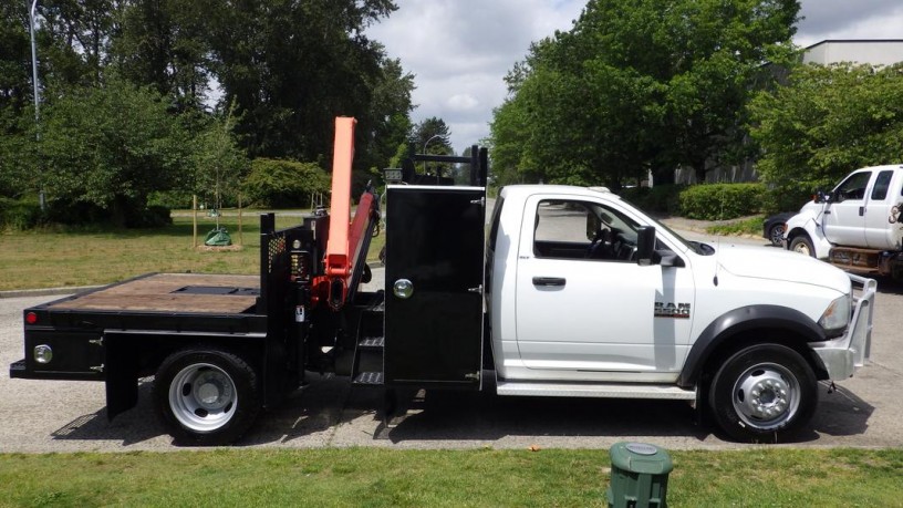 2014-ram-5500-6-foot-flat-deck-with-crane-4wd-ram-5500-big-8