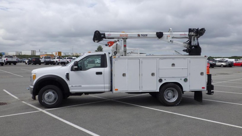 2017-ford-f-550-regular-cab-service-truck-4wd-with-crane-diesel-ford-f-550-big-2