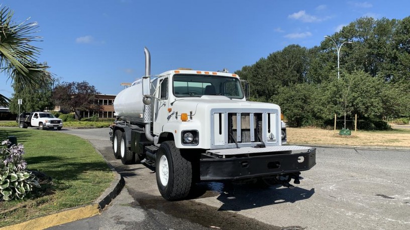 1998-international-2654-water-tanker-diesel-air-brakes-international-2654-big-1