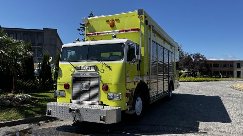 1995-freightliner-fll086-rescue-truck-diesel-air-brakes-command-center-freightliner-fll086-big-3