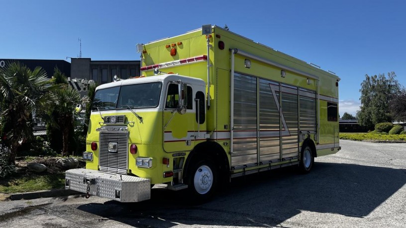 1995-freightliner-fll086-rescue-truck-diesel-air-brakes-command-center-freightliner-fll086-big-4