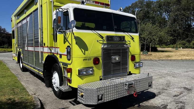 1995-freightliner-fll086-rescue-truck-diesel-air-brakes-command-center-freightliner-fll086-big-12