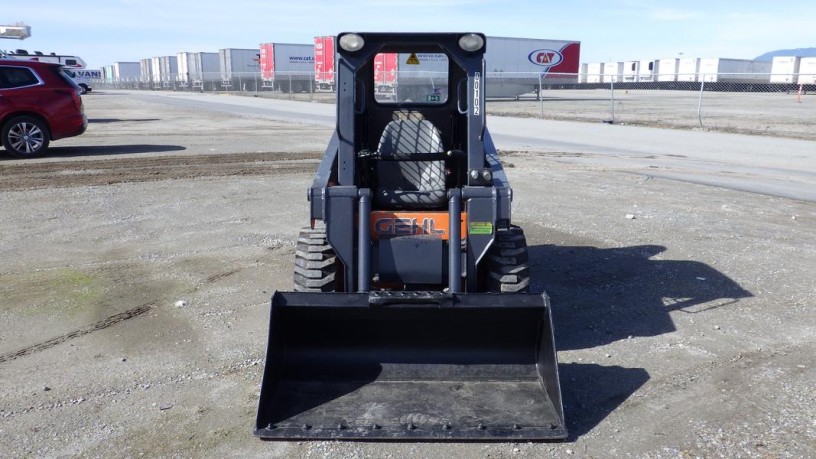 2017-gehl-r105-skid-skid-steer-loader-diesel-gehl-r105-skid-big-1