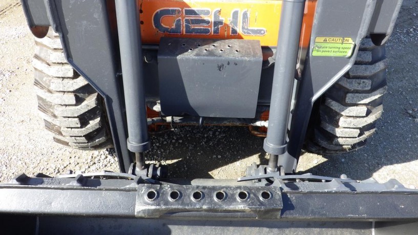 2017-gehl-r105-skid-skid-steer-loader-diesel-gehl-r105-skid-big-16