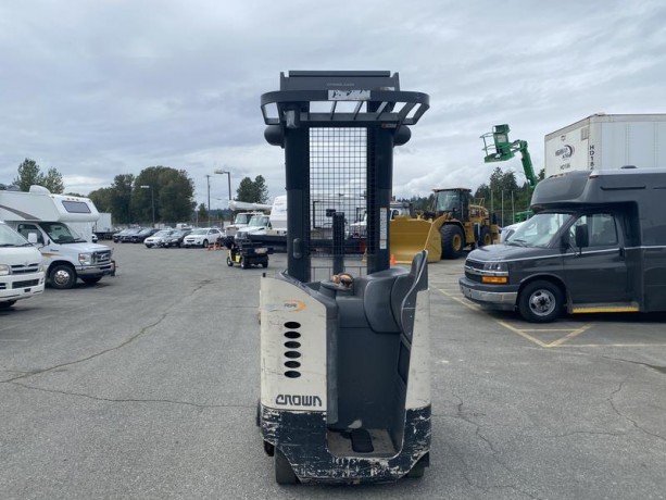 2004-crown-rr5210-35-forklift-order-picker-2-stage-forklift-electric-crown-rr5210-35-big-3