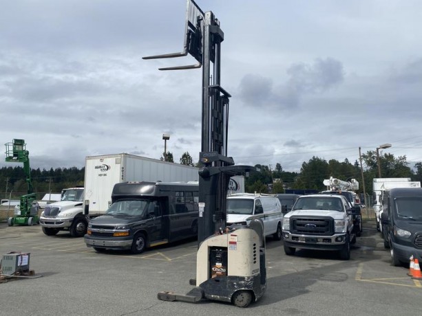 2004-crown-rr5210-35-forklift-order-picker-2-stage-forklift-electric-crown-rr5210-35-big-9