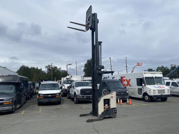 2004-crown-rr5210-35-forklift-order-picker-2-stage-forklift-electric-crown-rr5210-35-big-8