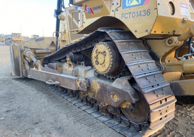 2014-caterpillar-d8t-big-2