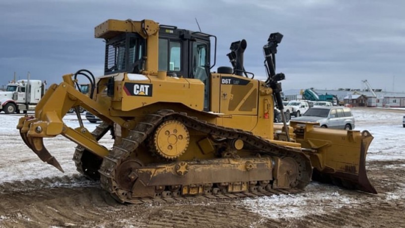 2013-caterpillar-d6t-lgp-big-1