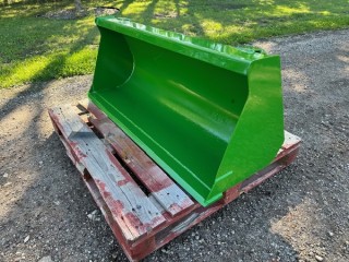 John Deere 51-Inch-Wide Bucket