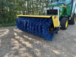 John Deere 52 Inch Wide Quick Attach Rotary Broom