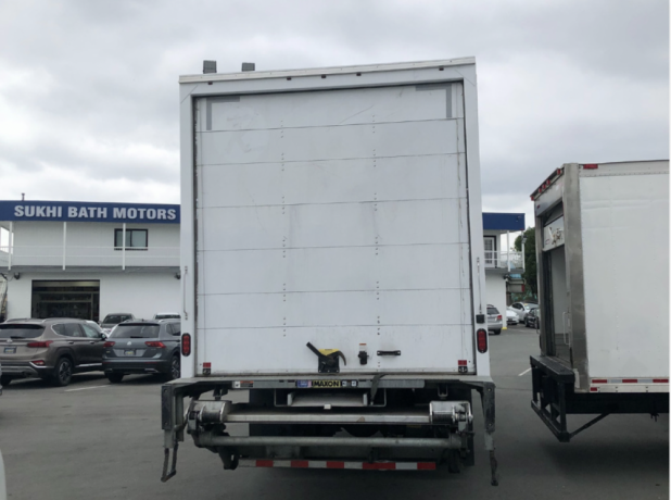 2018-freightliner-m2-26-dry-box-liftgate-cvi-completed-diesel-big-2