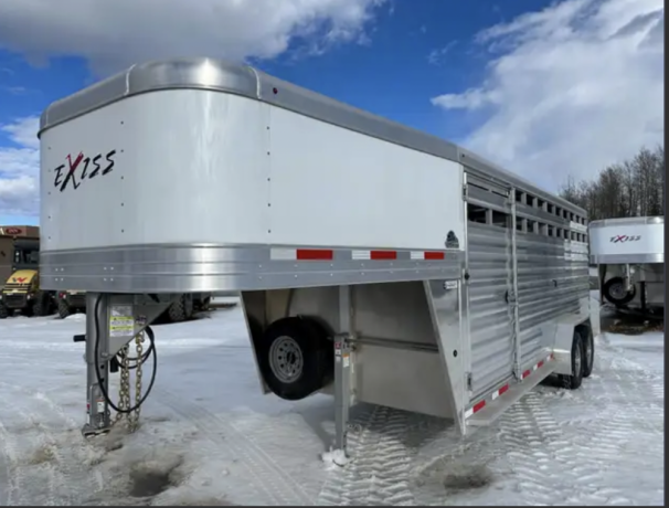 2023-exiss-stk7020-livestock-trailer-big-1