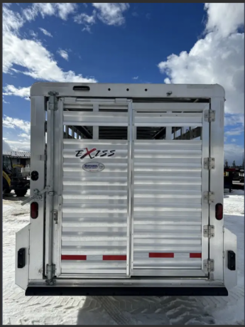 2024-exiss-stk-7020-livestock-trailer-big-2