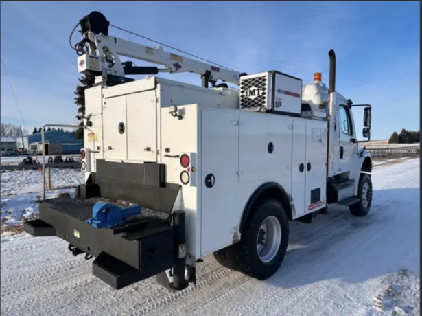 2012-freightliner-4x4-service-truck-cummins-7500lbs-welder-big-2