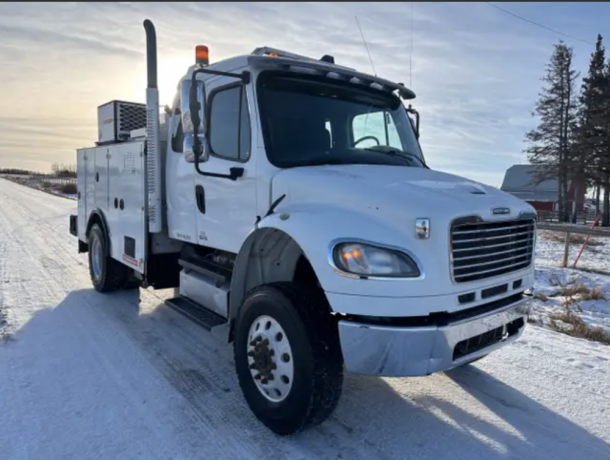 2012-freightliner-4x4-service-truck-cummins-7500lbs-welder-big-1