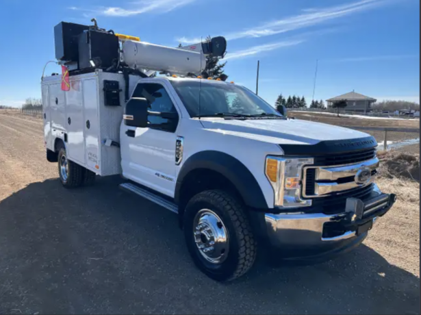 2017-ford-f550-4x4-service-truck-dsl-aluminum-6000lbs-vmac3in1-big-1