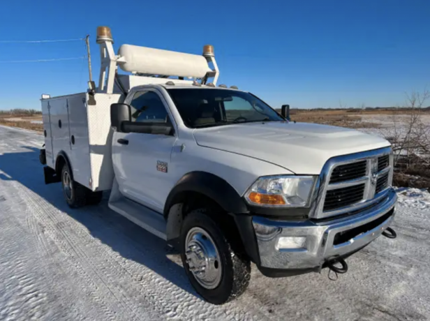 2012-dodge-5500-4x4-service-truck-dsl-4000lbs-vmac-big-1