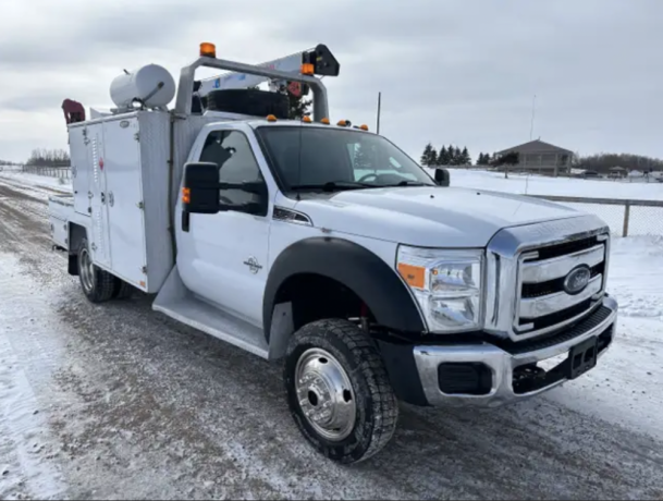 2016-ford-f550-4x4-service-truck-dsl-brutus-5500lbs-miller-vmac-big-1