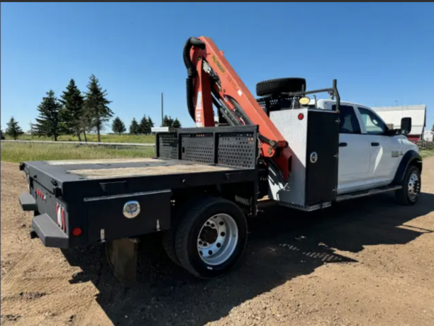 2013-dodge-5500-slt-crewcab-picker-boom-truck-palfinger-6940lbs-big-2