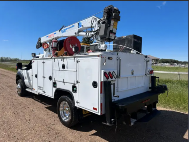 2015-ford-f550-regcab-4x4-service-truck-3in1-welder-5500lbs-vmac-big-2