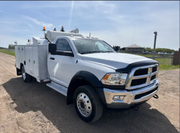 2017-dodge-5500-service-truck-dsl-3203lbs-11ft-box-vmac-big-1