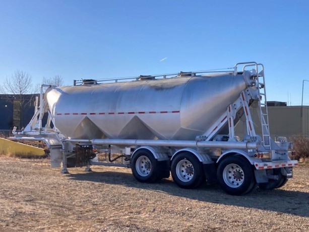 2011-tremcar-1200-cubic-ft-dry-bulk-pneumatic-tank-trailer-big-2