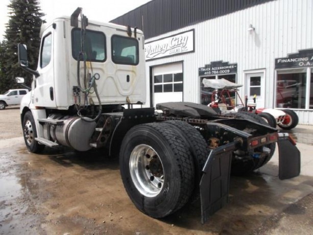 2019-freightliner-cascadia-sa-5th-wheel-truck-big-2