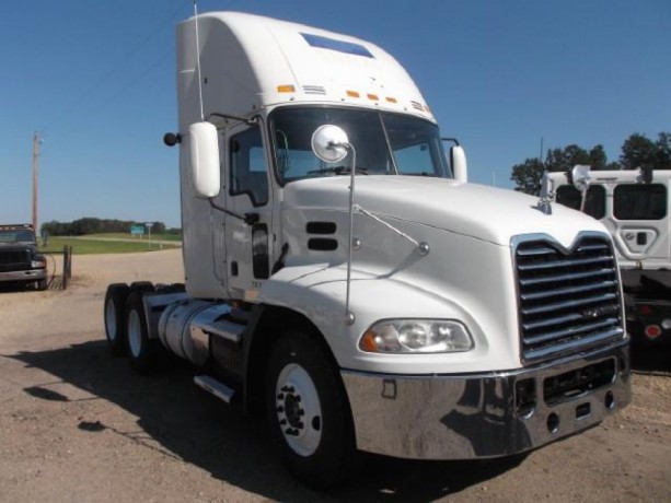 2016-mack-cxu600-ta-5th-wheel-truck-big-1