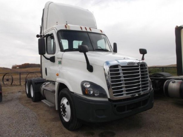 2016-freightliner-cascadia-ta-5th-wheel-truck-big-1