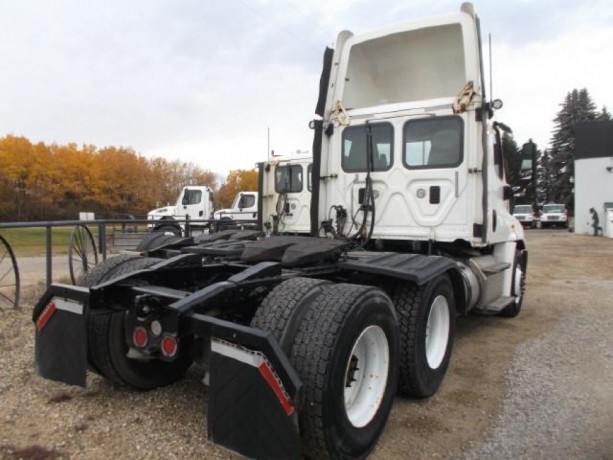 2016-freightliner-cascadia-ta-5th-wheel-truck-big-2