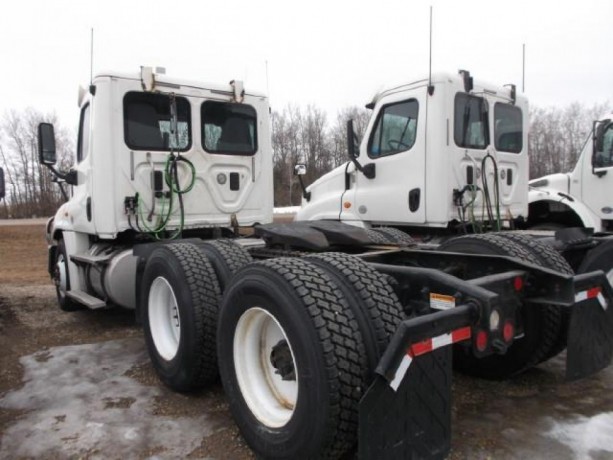 2015-freightliner-cascadia-ta-5th-wheel-truck-big-2